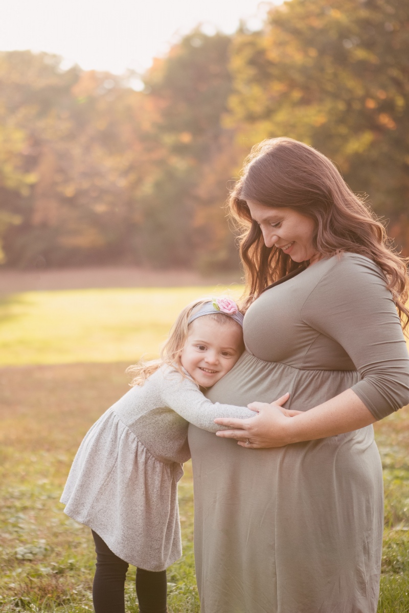 The best color scheme for maternity photos