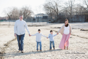 beach family maternity photo