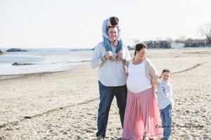 beach family maternity photo