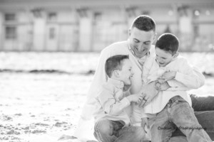 beach family maternity photo