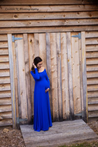maternity photos on a farm