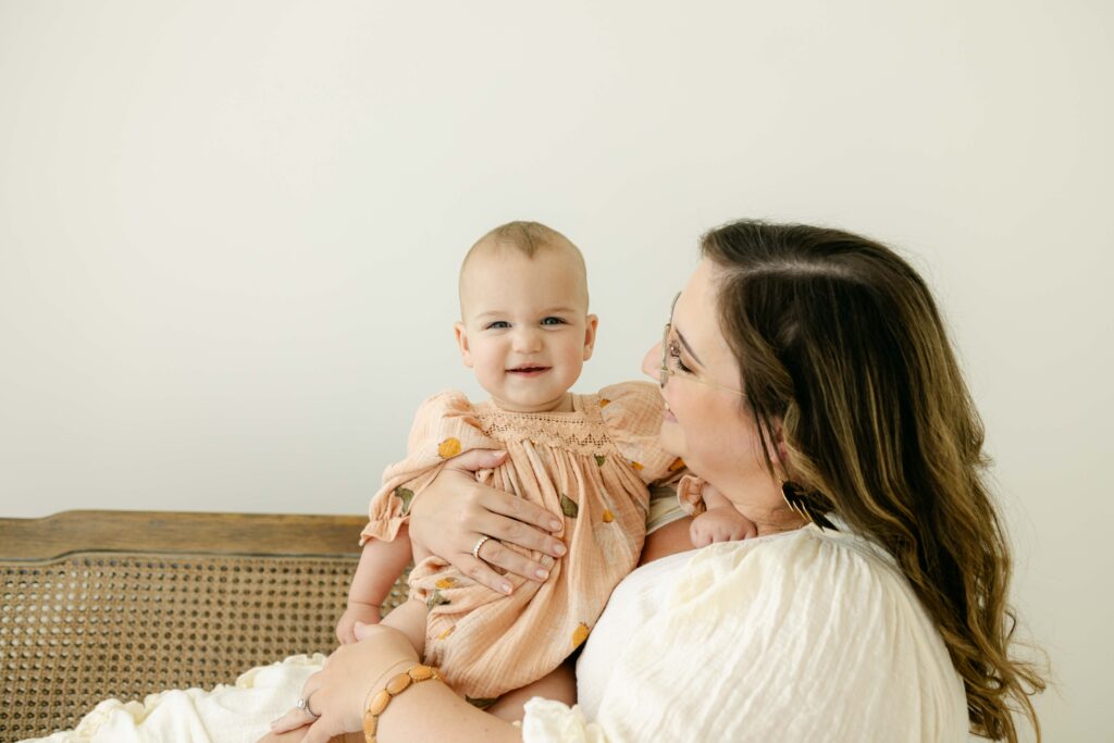 1 year baby with her mom